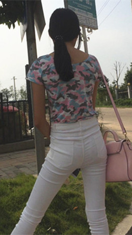 等车的白裤微透小妹[772M/MP4]