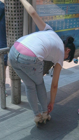 紧身蓝牛美妇[425M/MP4]