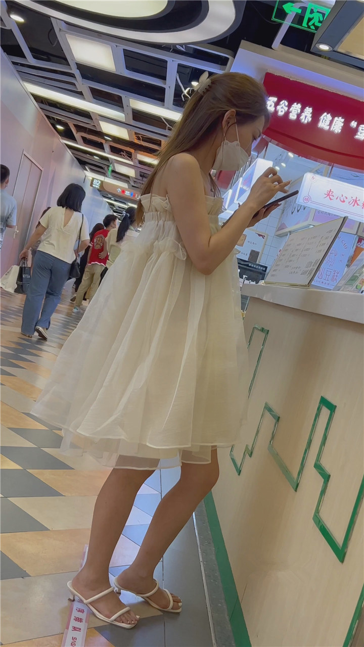 2023年7月KFC最新街拍美女视频[30.7G]