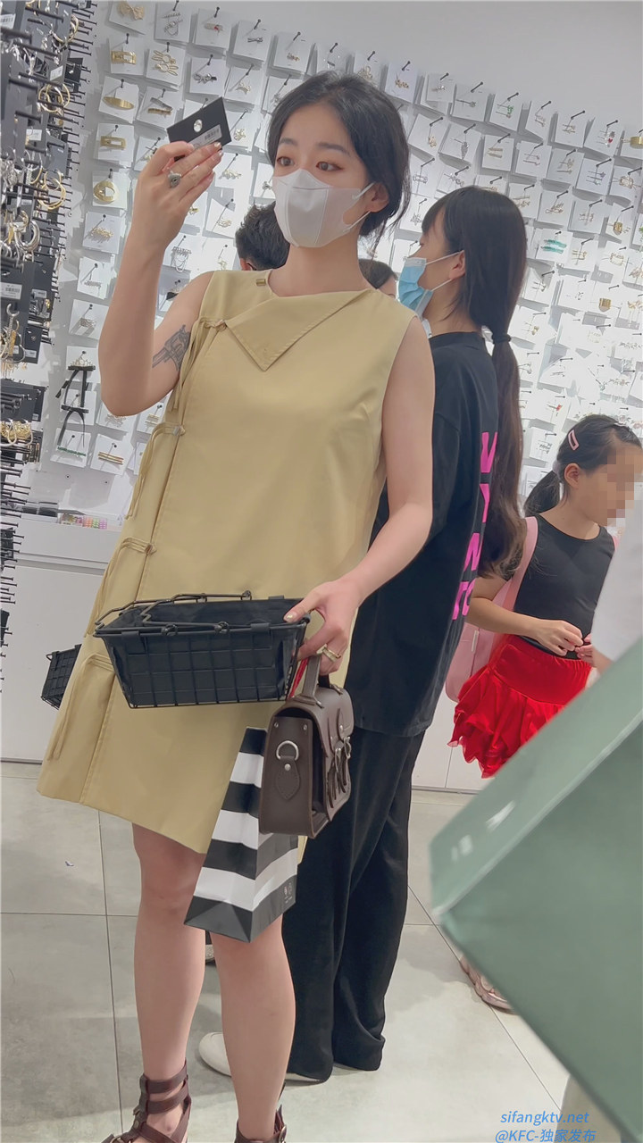 2023年7月KFC最新街拍美女视频[30.7G]