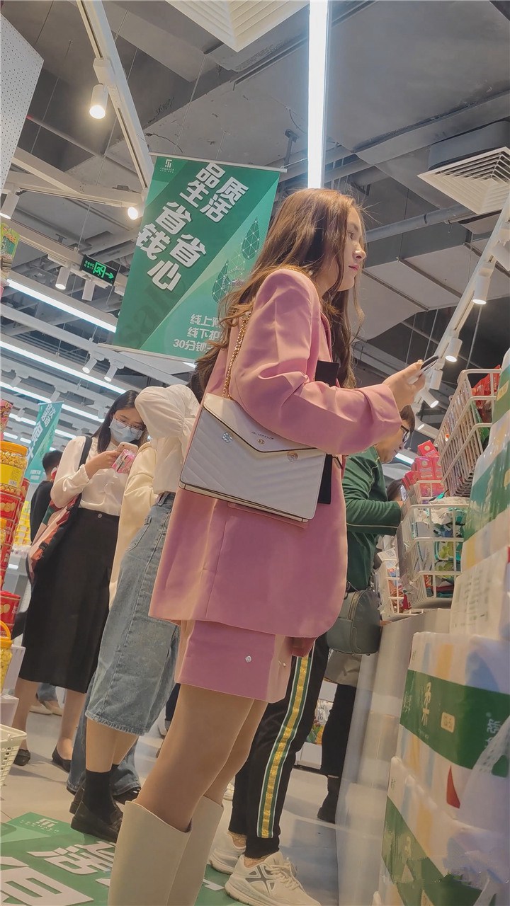 2023年10月XLB最新街拍美女视频[11.6G]