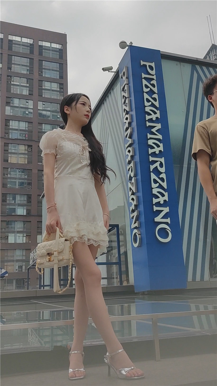 2023年10月XLB最新街拍美女视频[11.6G]
