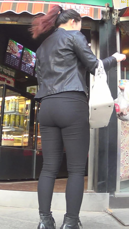 皮衣黑紧裤美妇 [945M/MP4]