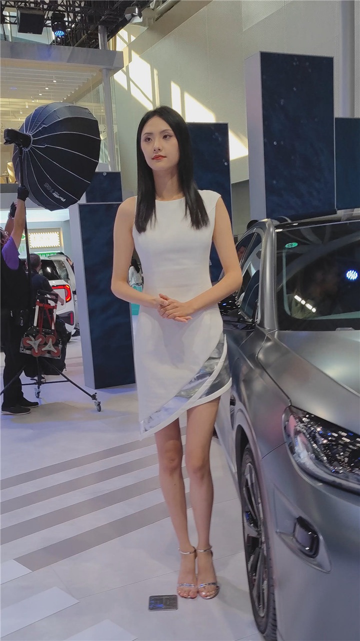 2023年最新车模美女视频合集含抖音说车博主极品车模等[15.1G]