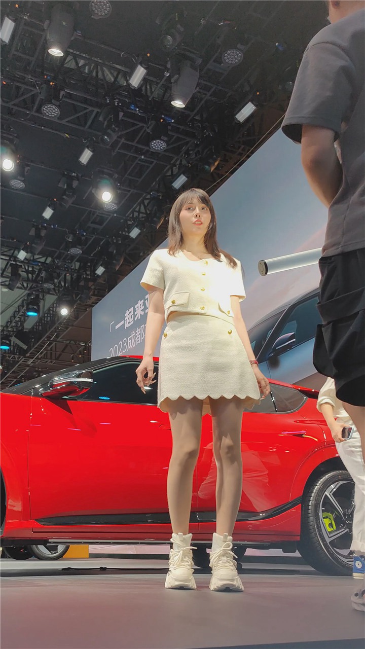 2023年最新车模美女视频合集含抖音说车博主极品车模等[15.1G]