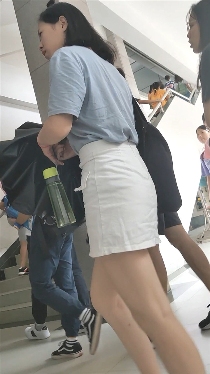 桂A大神-百家汇商场大学合集最新街拍美女视频[15.3G]