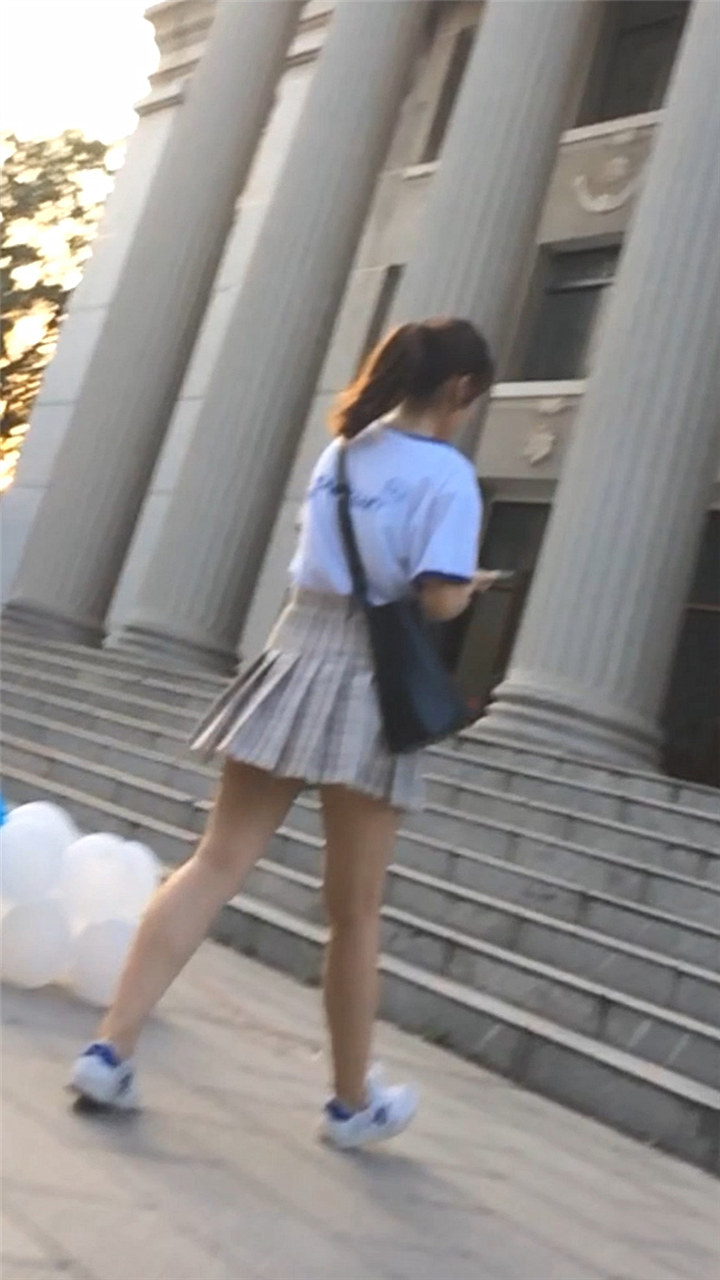 桂A大神-百家汇商场大学合集最新街拍美女视频[15.3G]