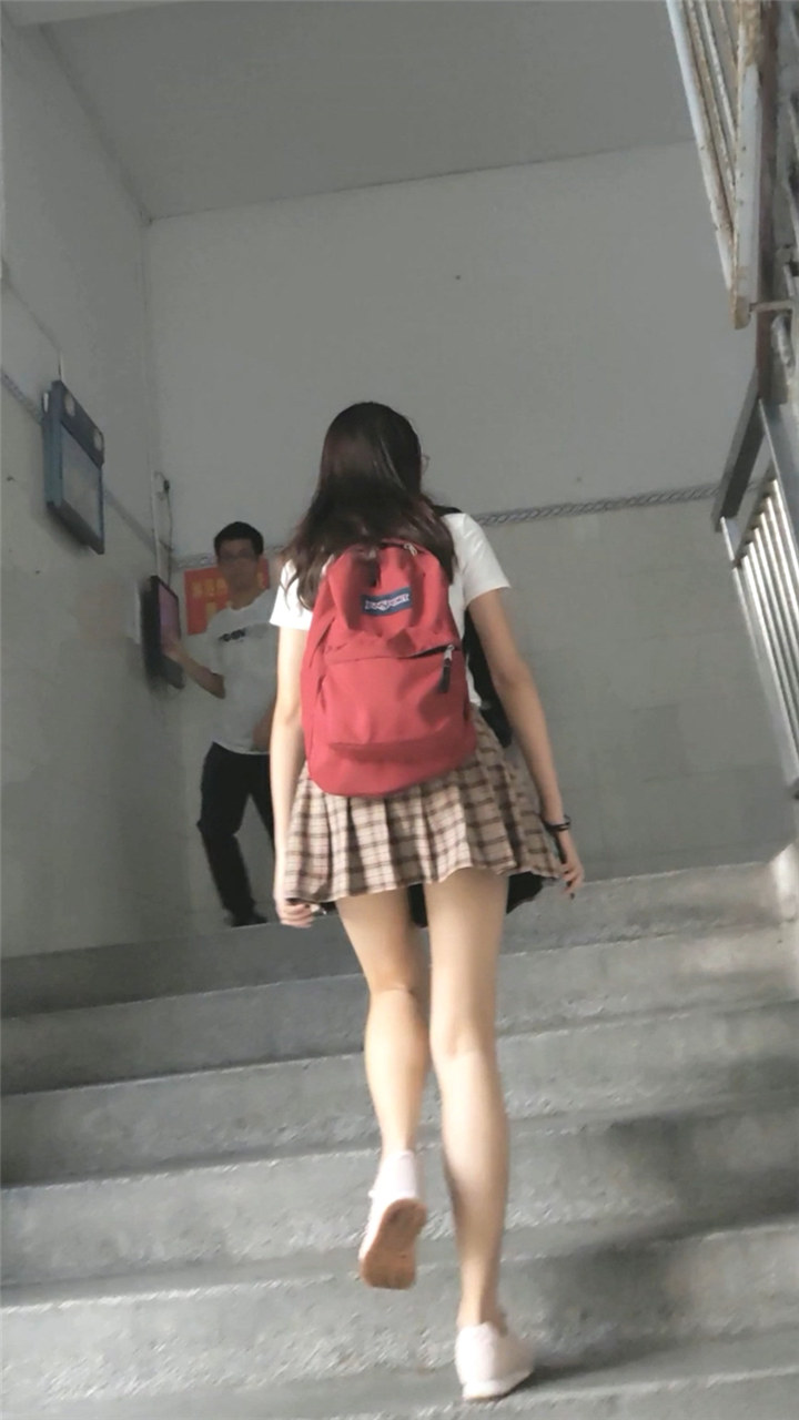 桂A大神-百家汇商场大学合集最新街拍美女视频[15.3G]