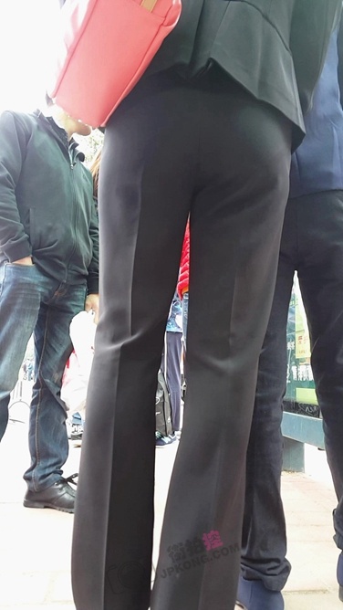 高挑长发职业装OL，背影很美[732M/MP4]