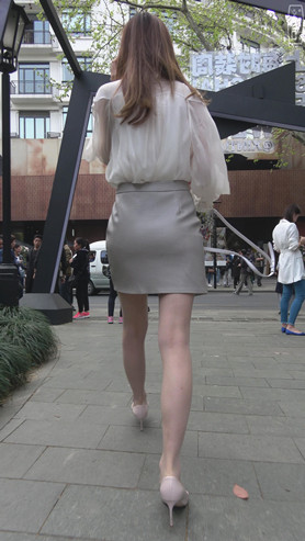 包屯皮裙美女[927M/MP4]