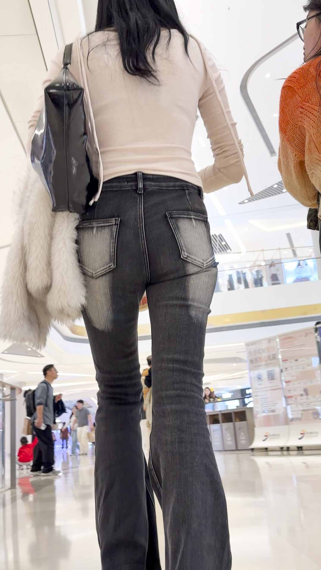 包臀紧牛宽臀妹子(积分95)