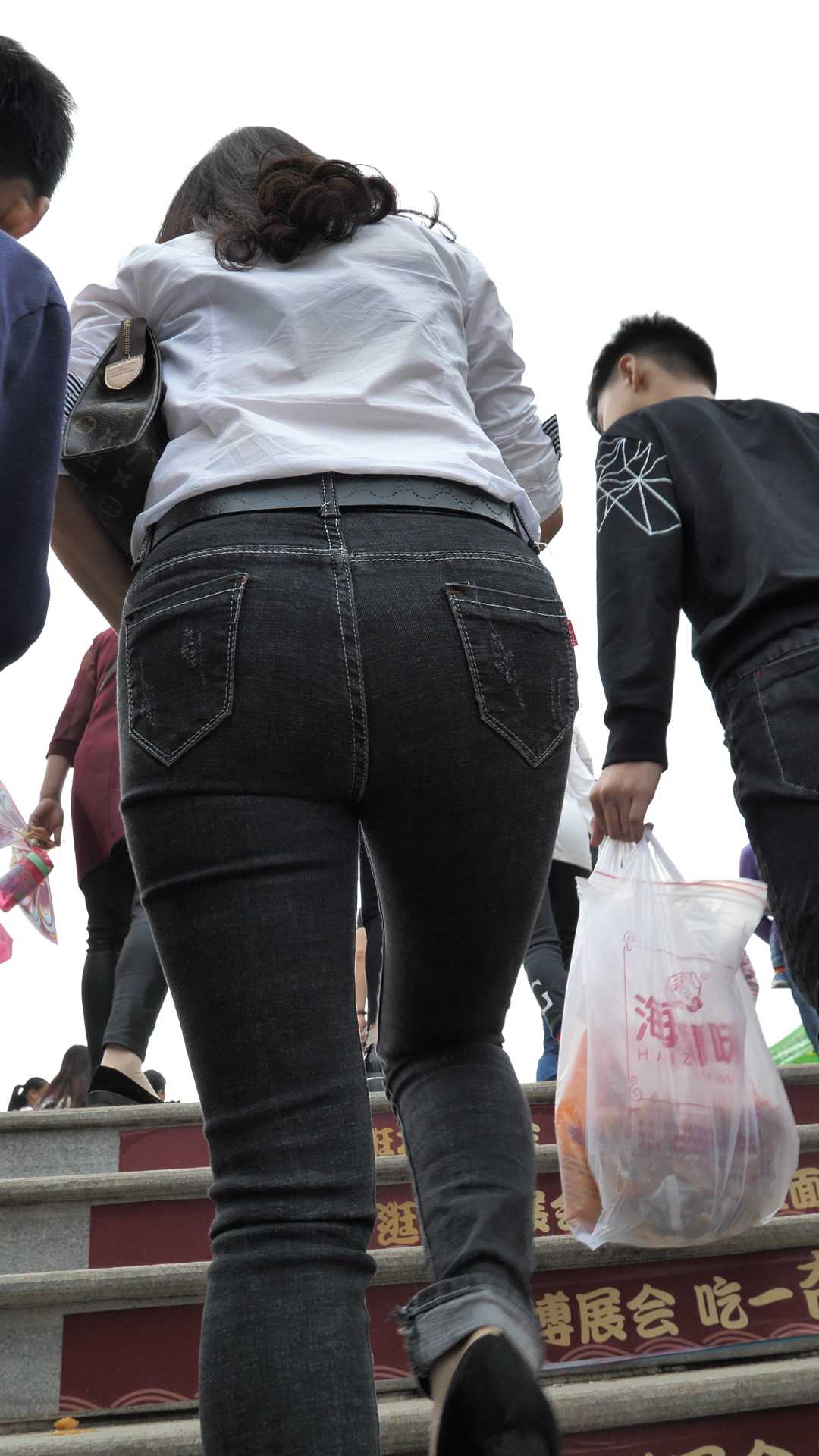 红高跟蓝牛丰臀小少妇