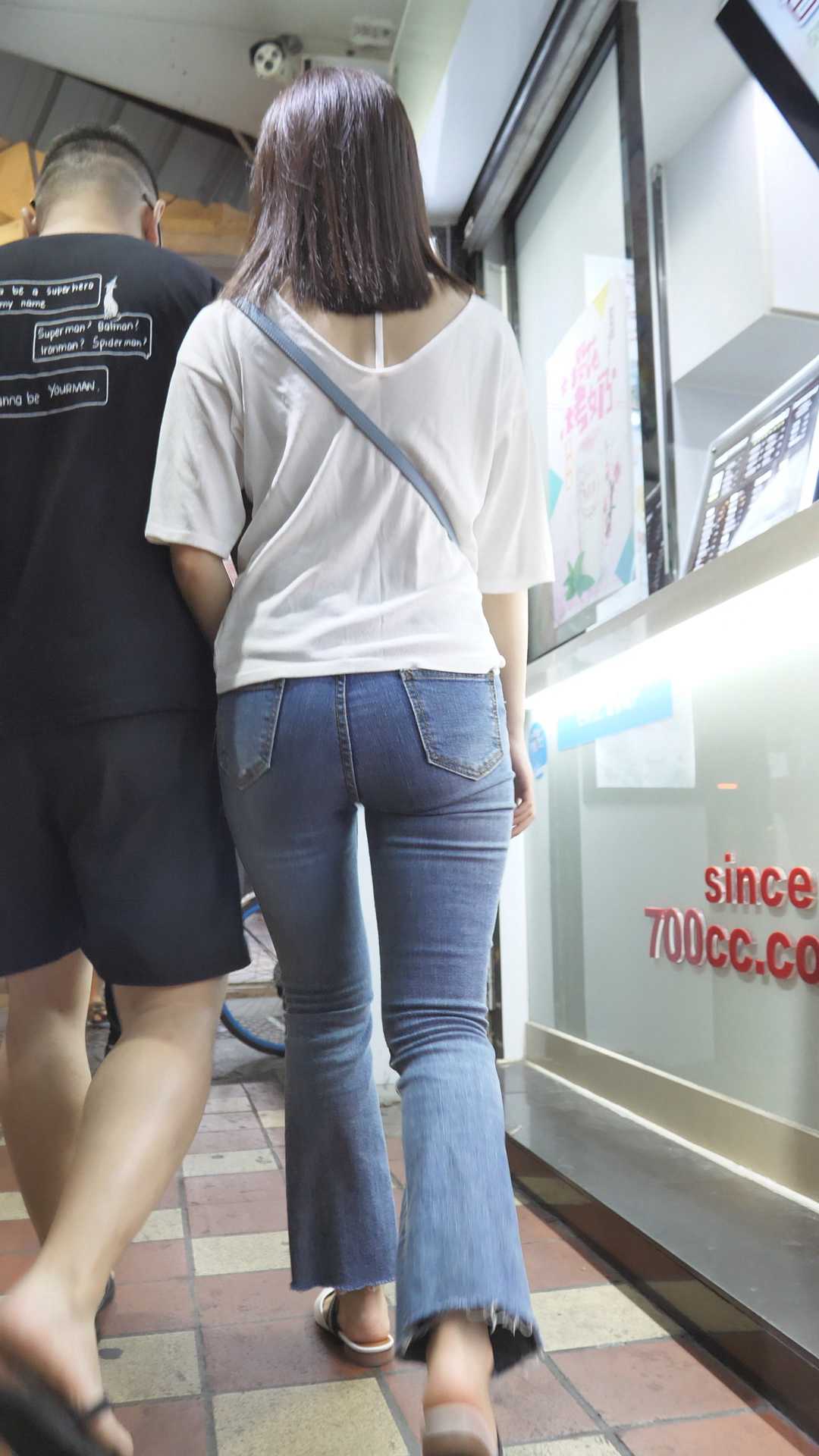 性感苹果臀蓝牛少妇强