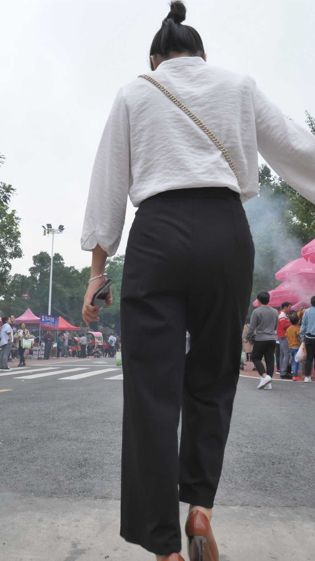 高跟西裤翘臀OL美女