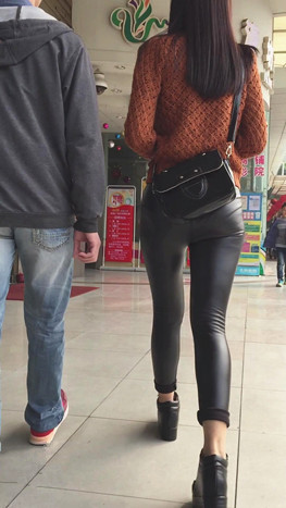 皮裤紧身美女[373M/MP4]