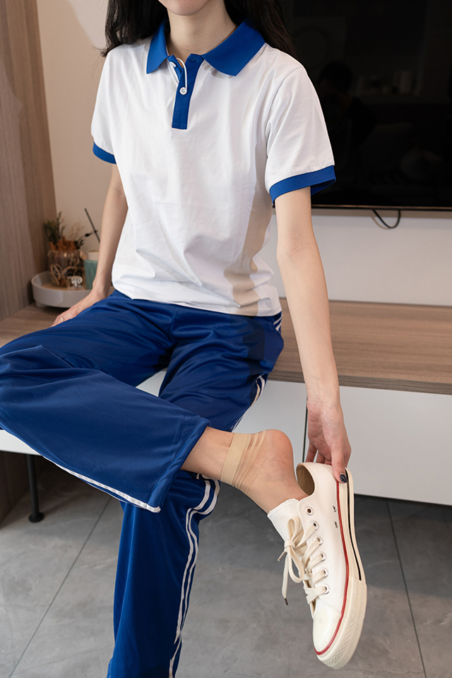 〖精品/爱丝视频〗年轻的姑娘