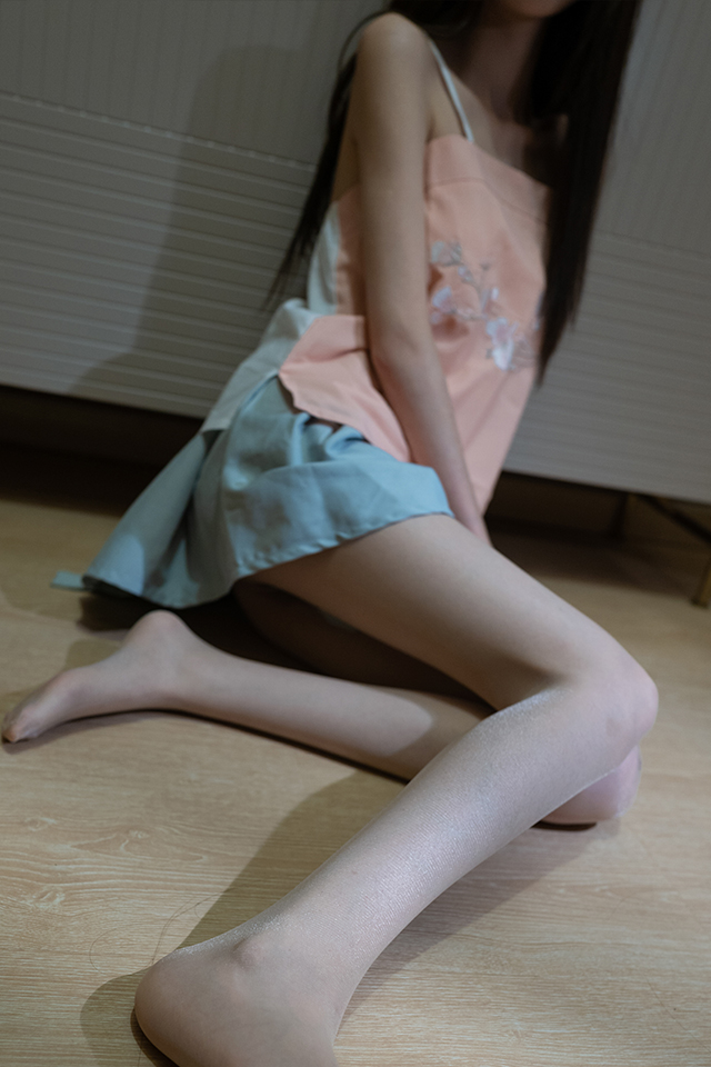 〖精品/爱丝视频〗白丝+肚兜