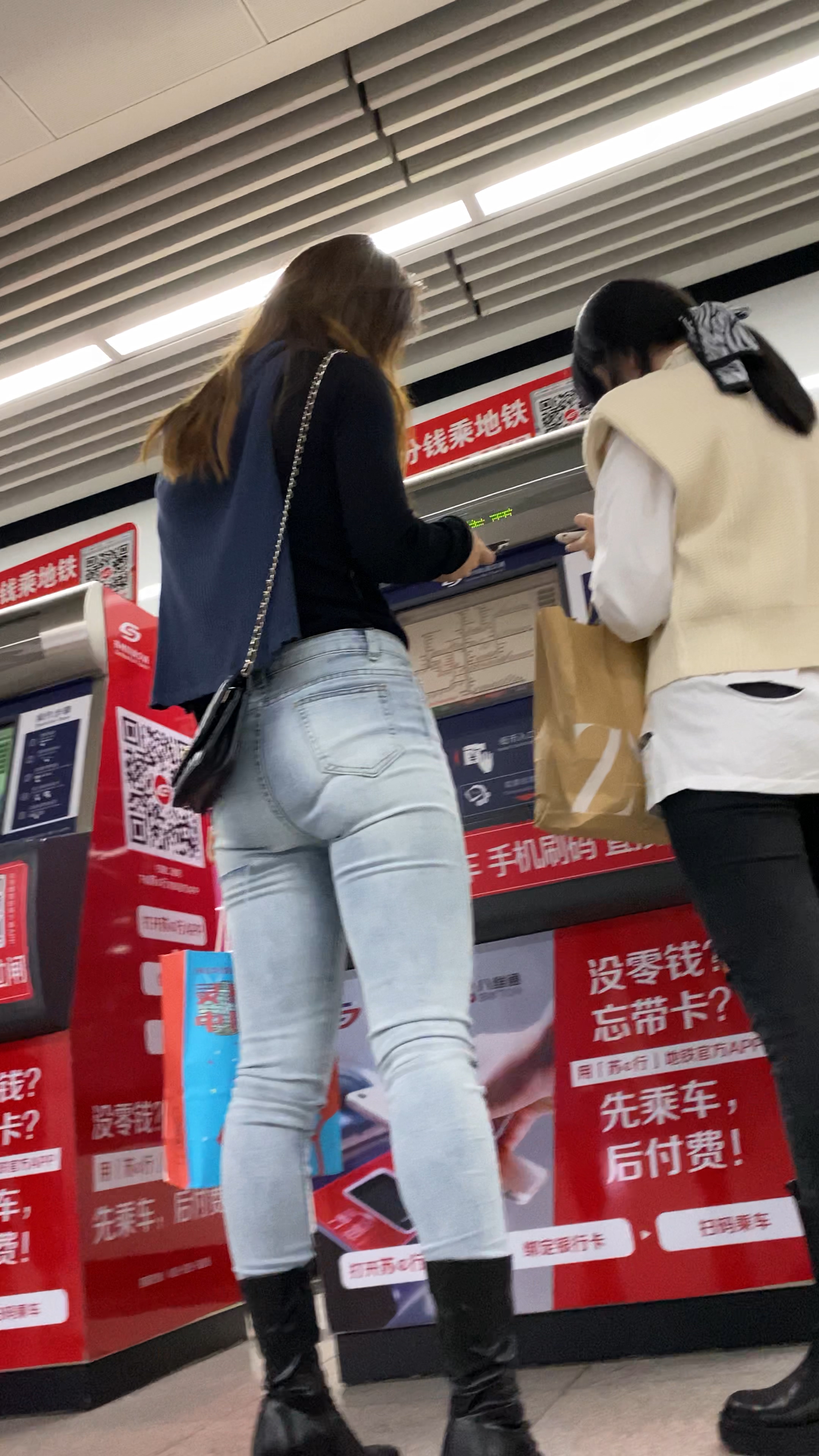 〖精品/牛仔裤〗紧身牛仔裤翘臀MM