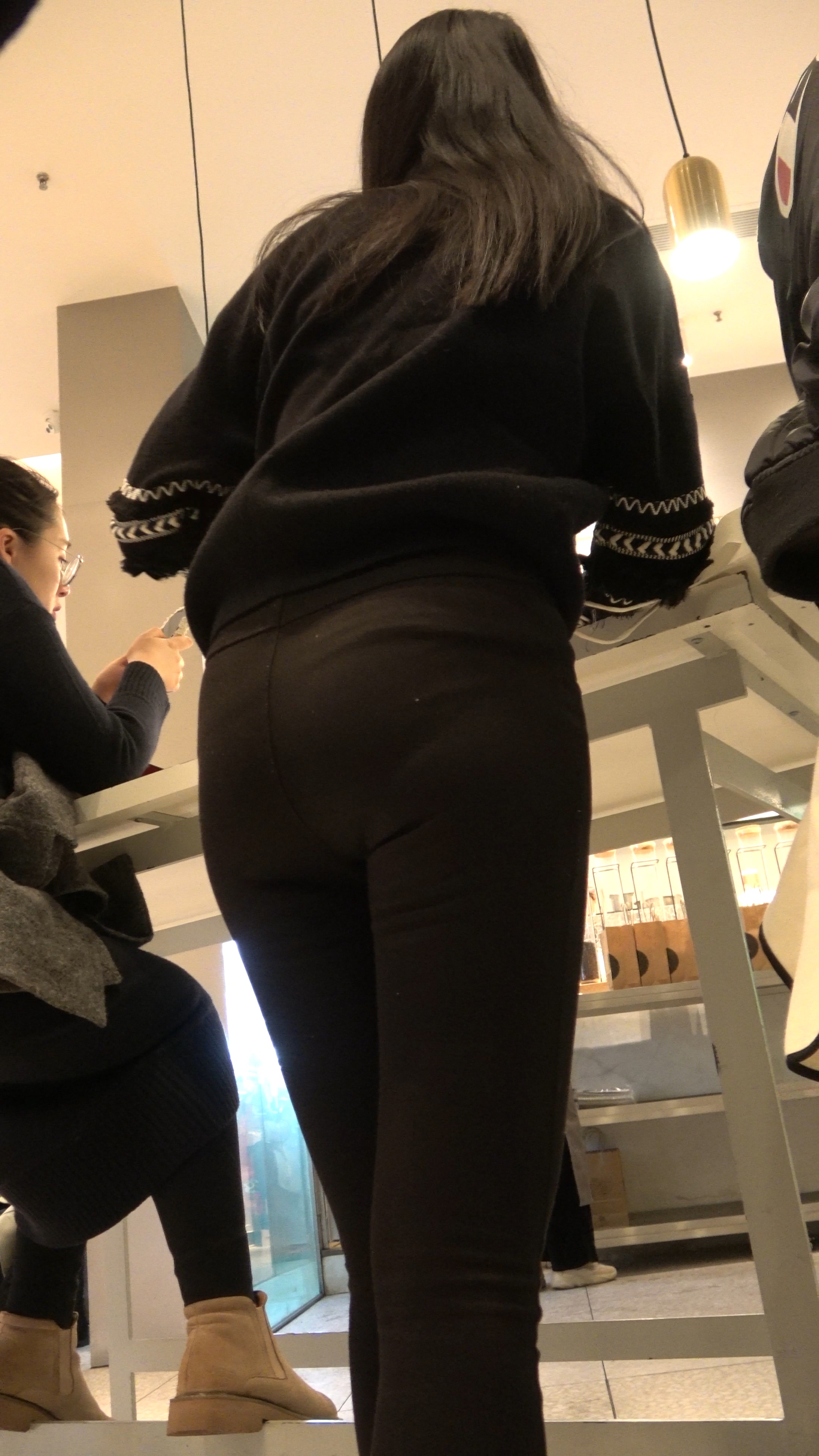 〖精品/紧身裤〗翘臀黑色紧身裤MM