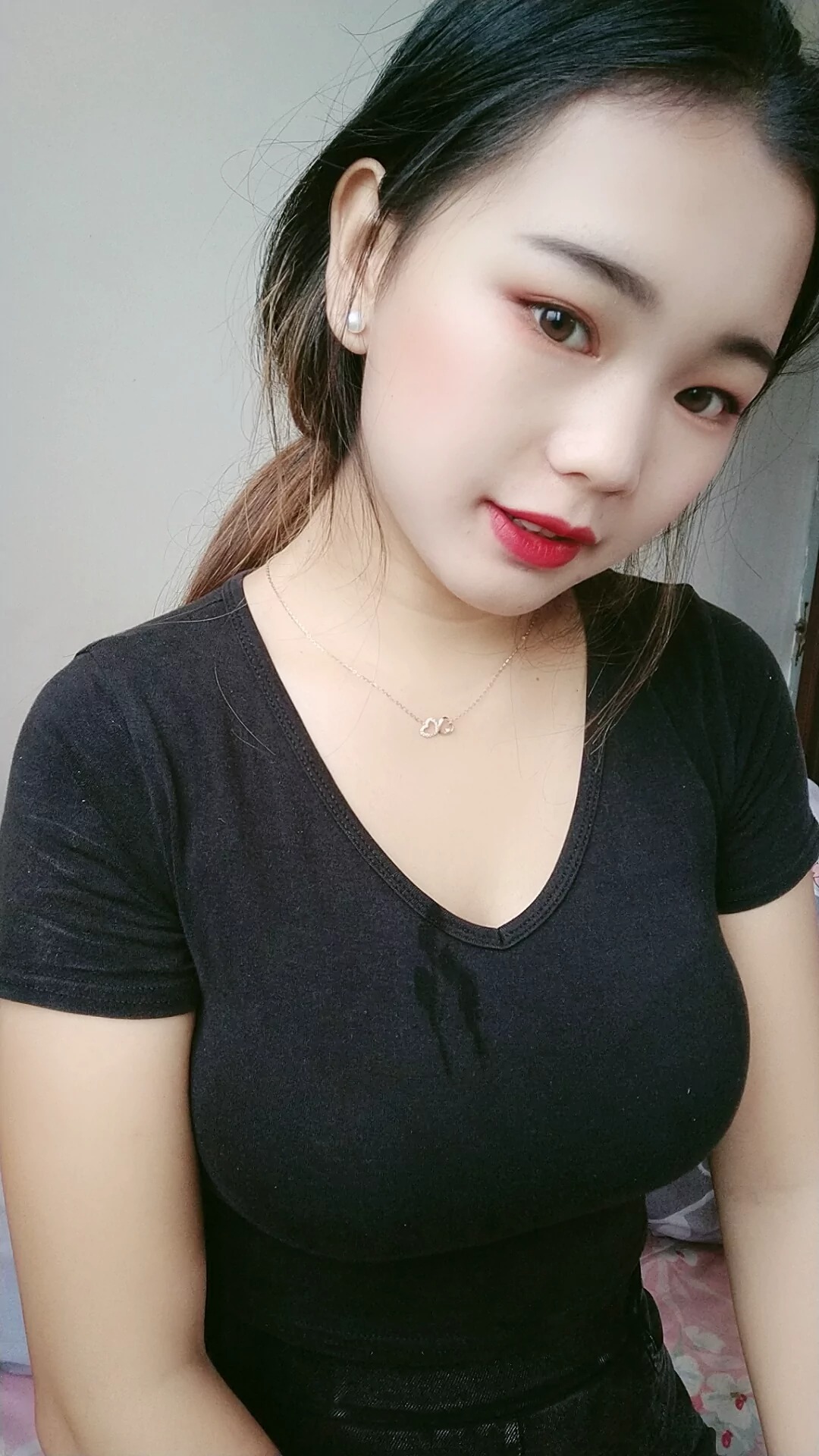 阿桃黑色系紧身牛仔裤身材是真的好SN32