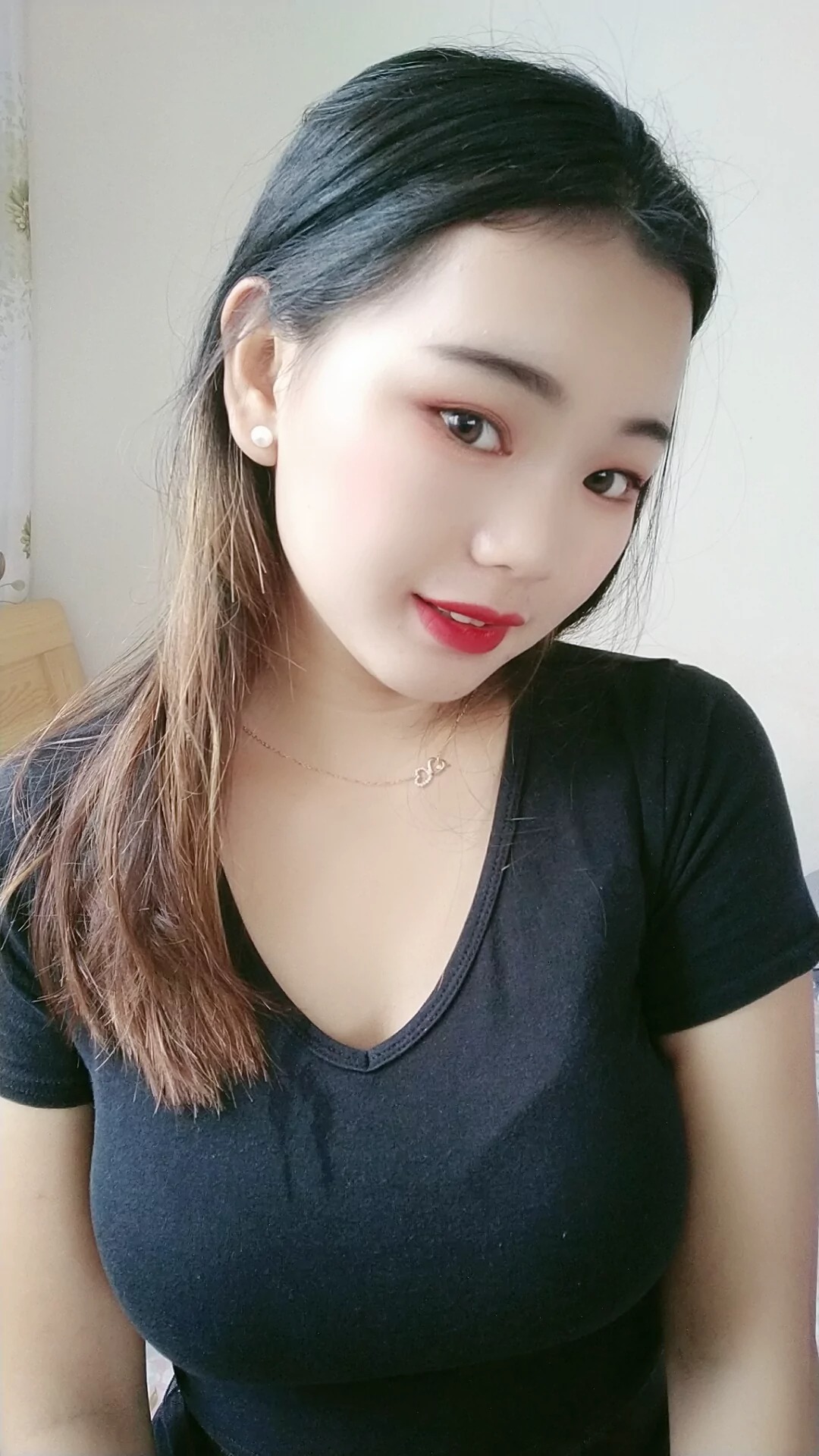 阿桃黑色系紧身牛仔裤身材是真的好SN32