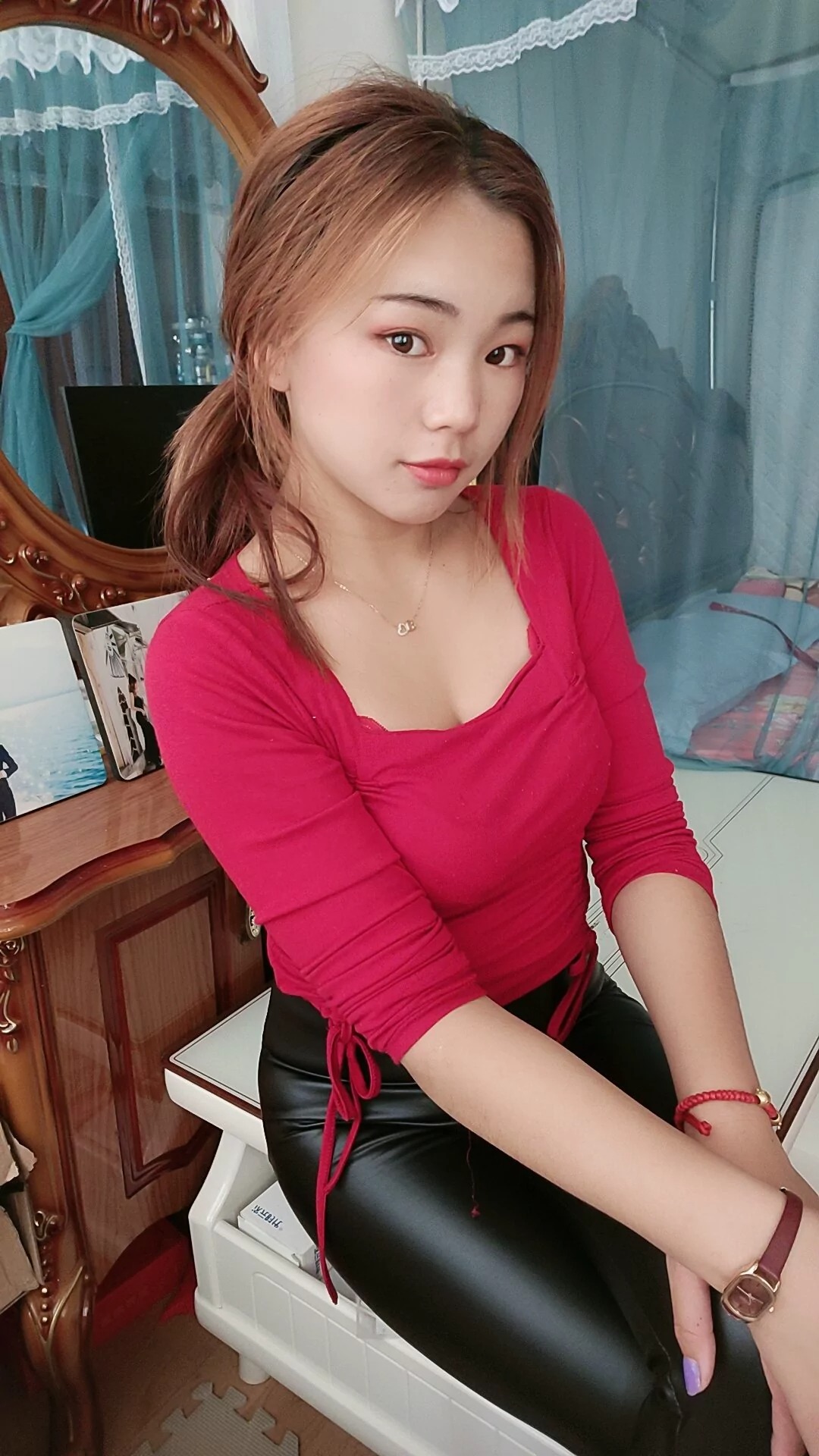 阿桃紧身皮裤SN48