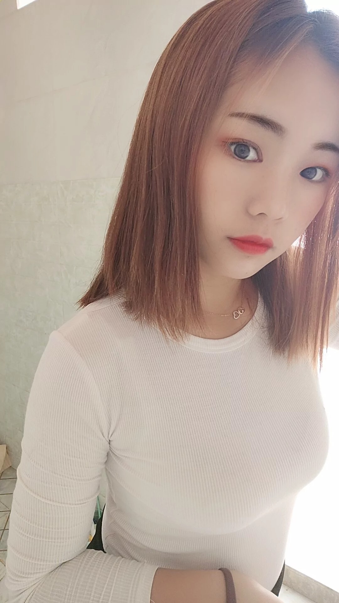阿桃黑白配热裤美腿SN51