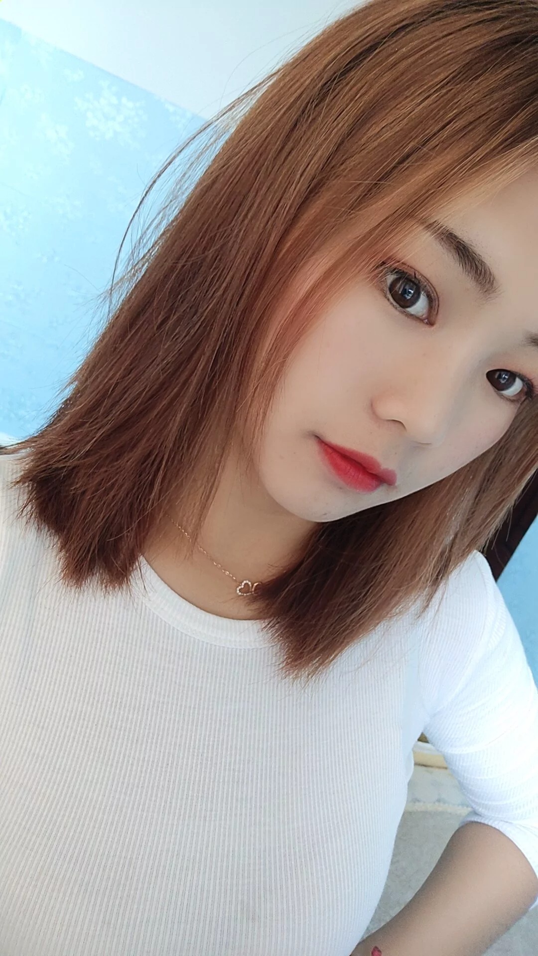 阿桃黑白配热裤美腿SN51