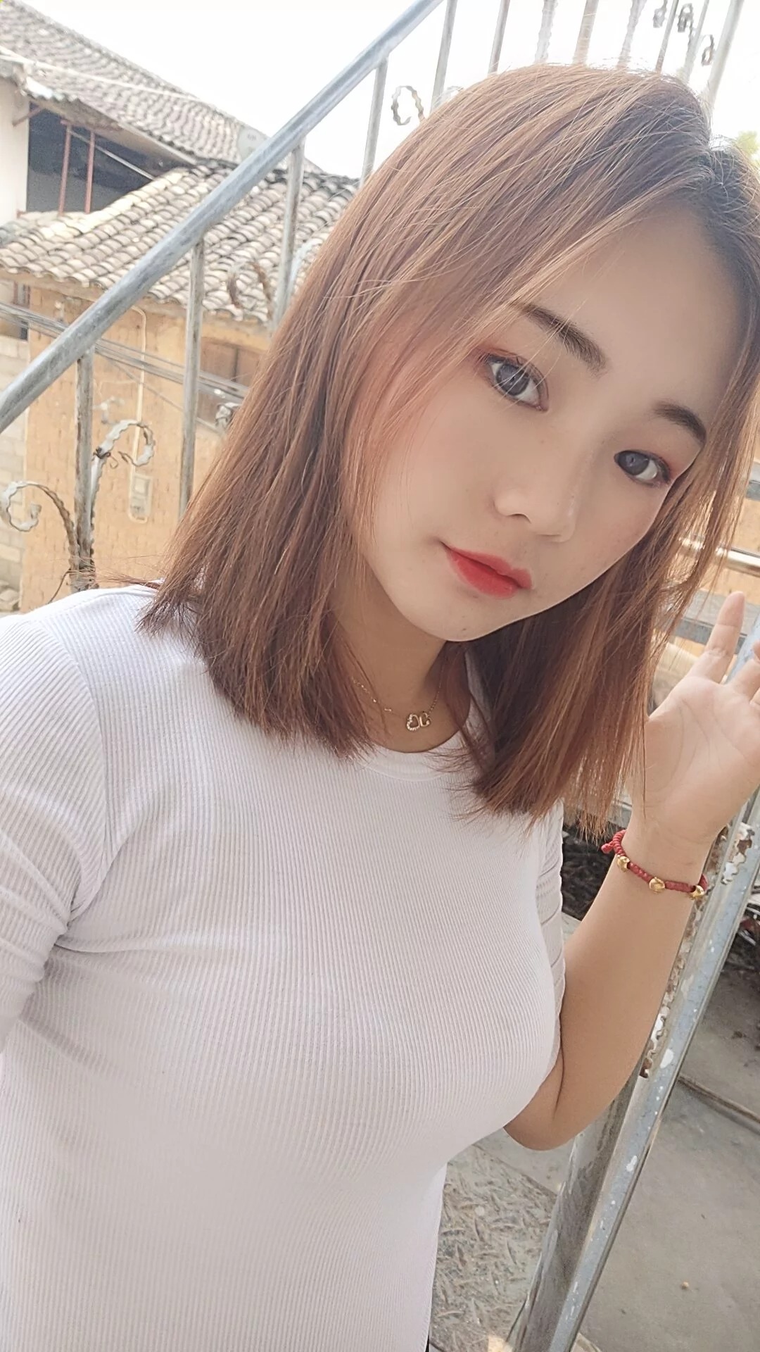 阿桃黑白配热裤美腿SN51