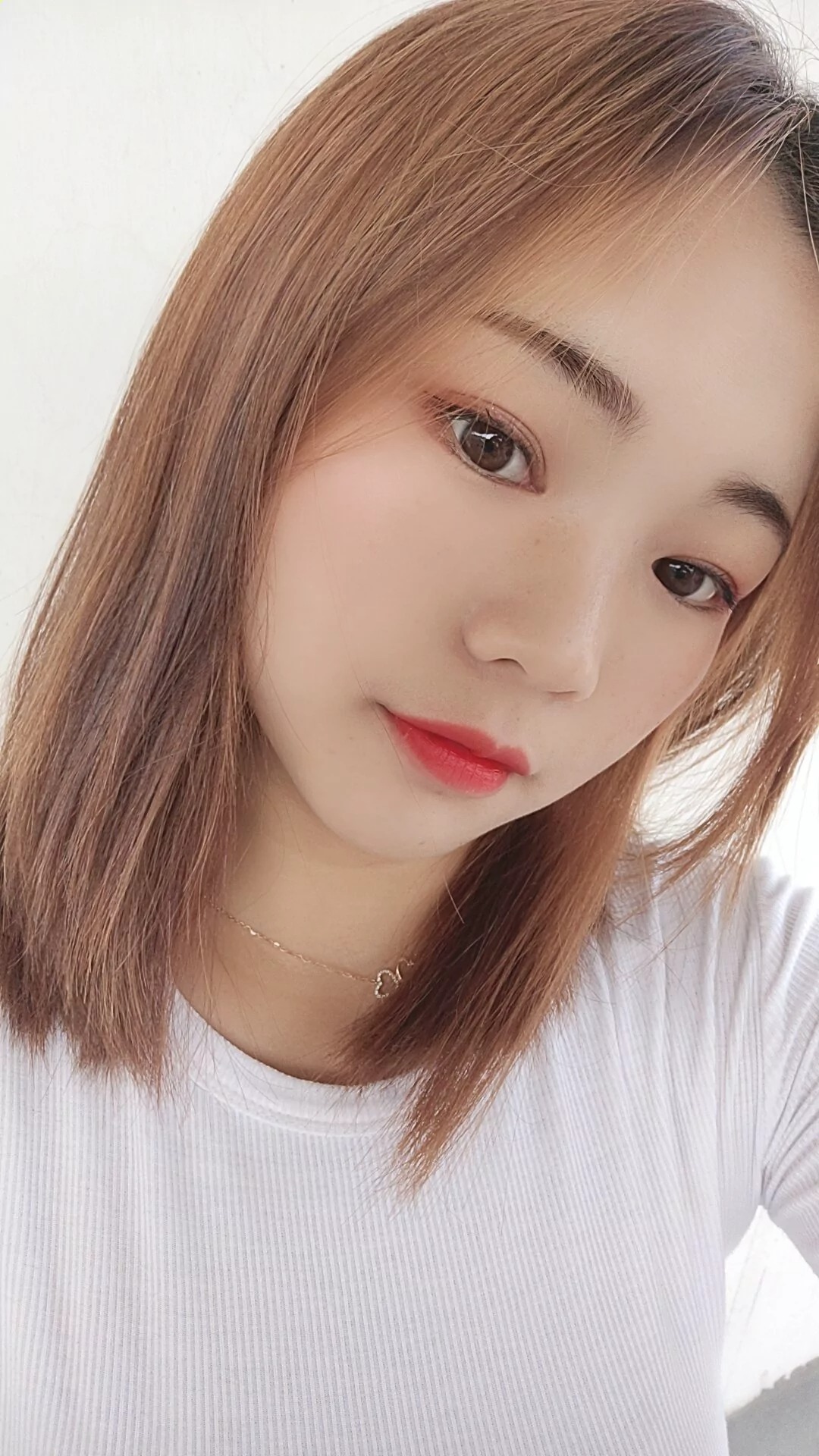 阿桃黑白配热裤美腿SN51