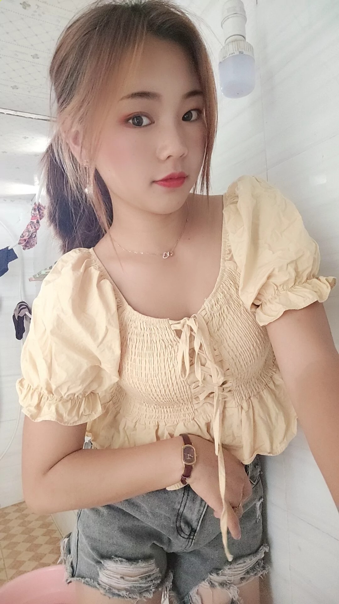 阿桃紧身牛仔热裤SN53