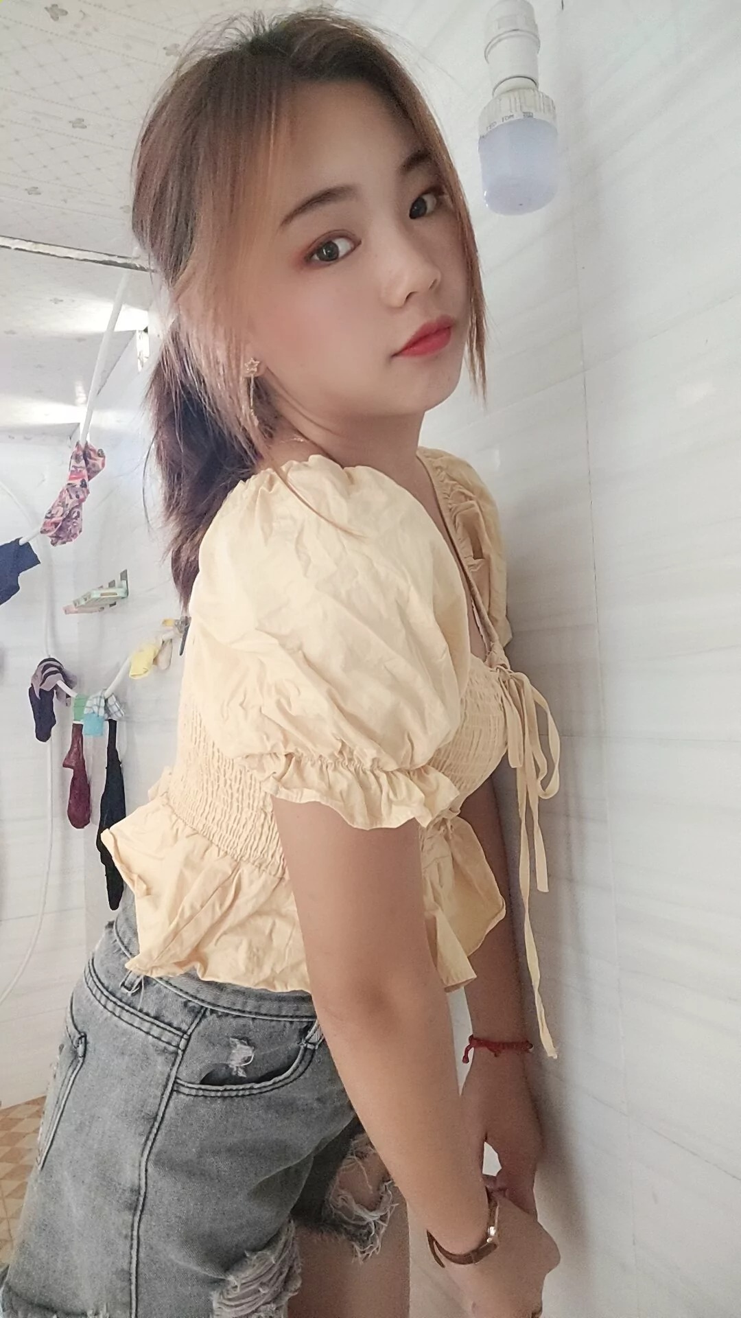 阿桃紧身牛仔热裤SN53