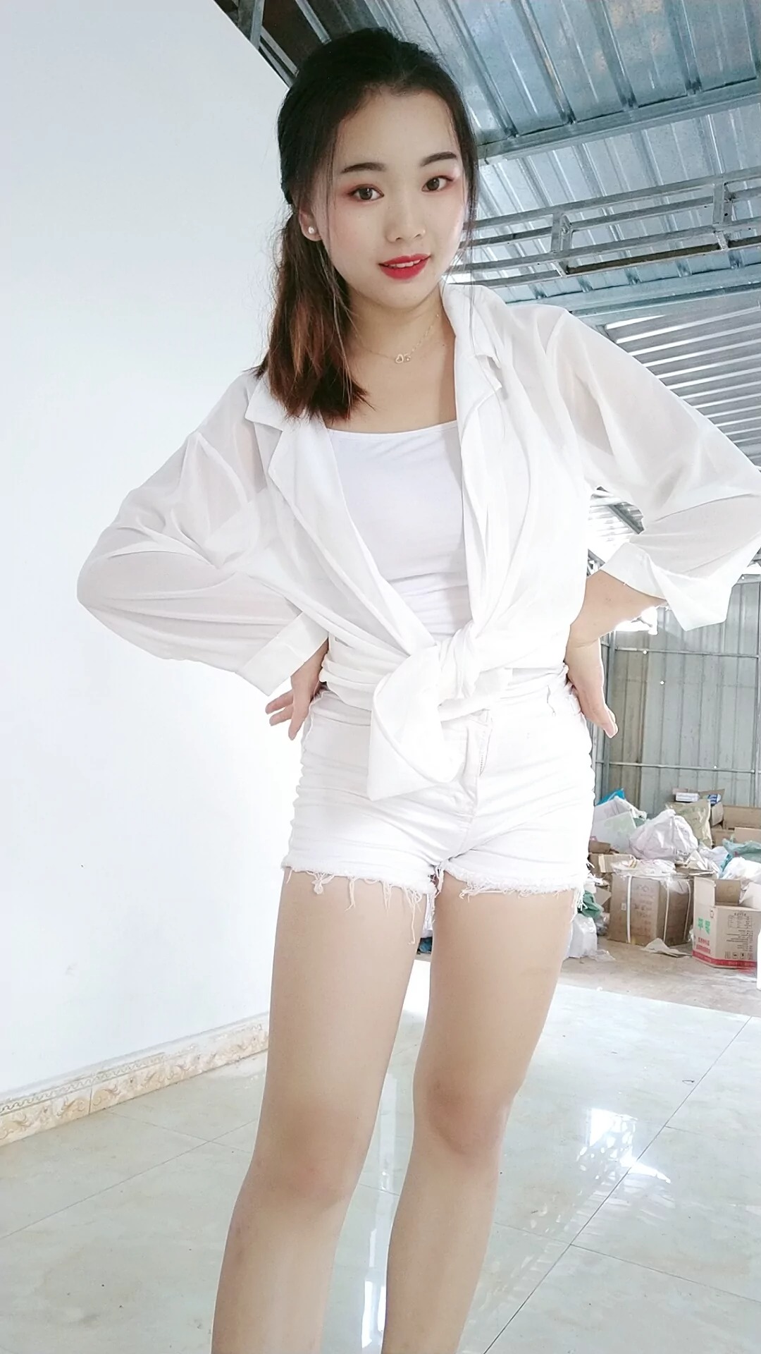阿桃白色超短裤SN57