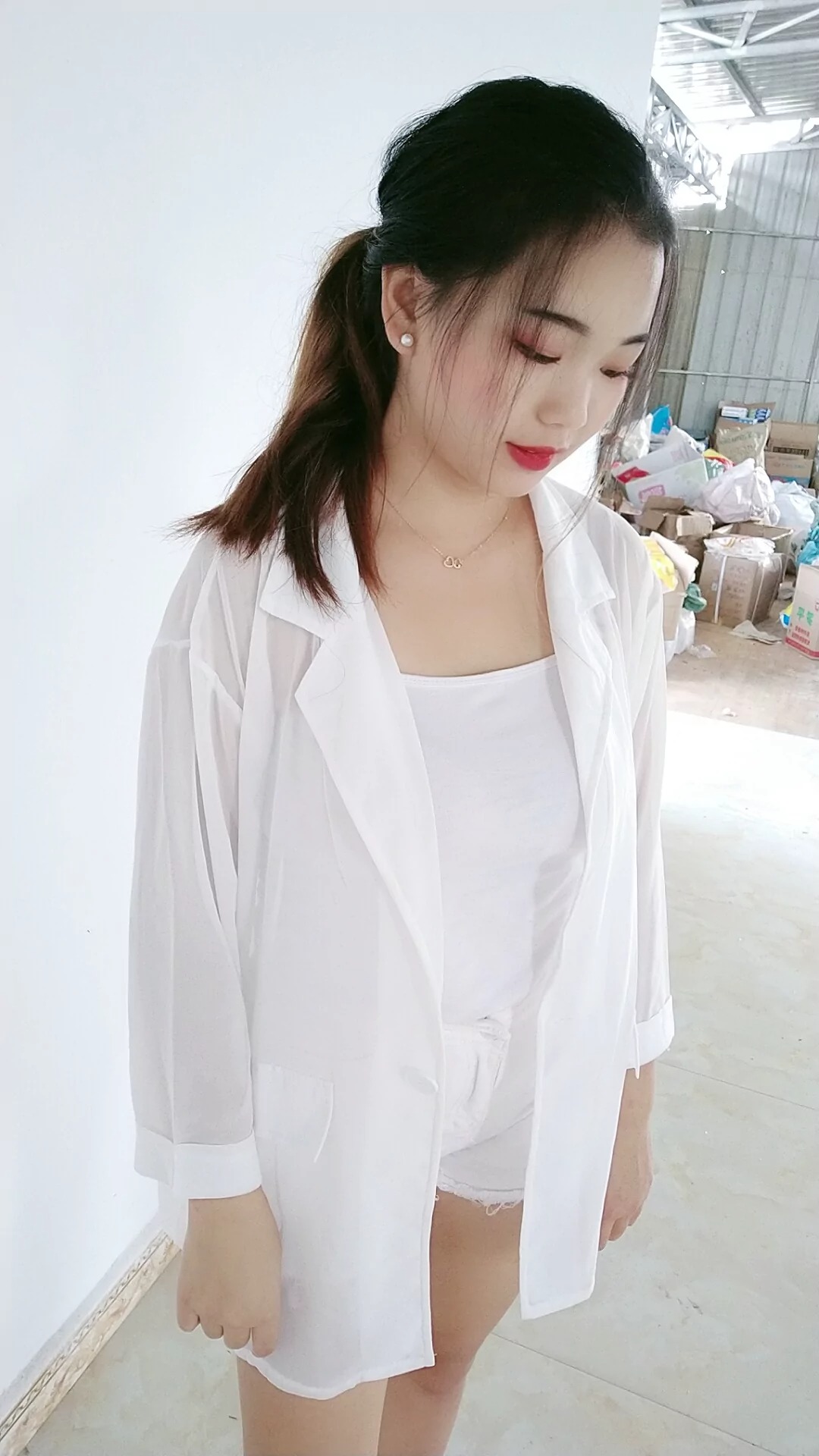 阿桃白色超短裤SN57