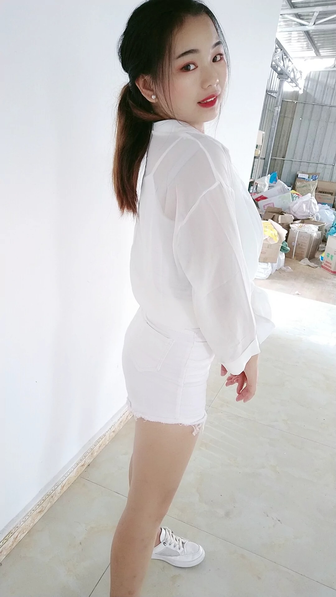 阿桃白色超短裤SN57