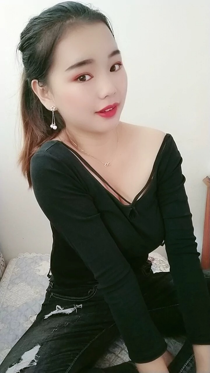 阿桃黑色紧身牛仔裤SN60
