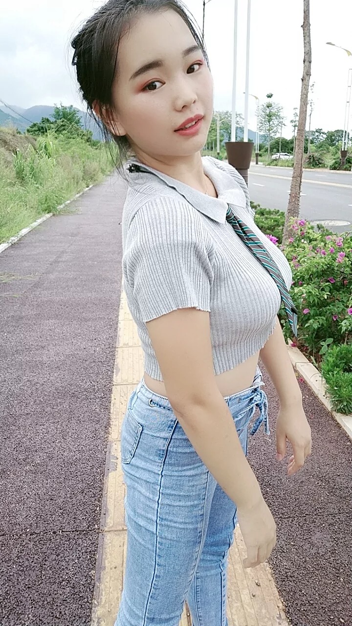 阿桃露腰蓝色紧身牛仔裤SN61