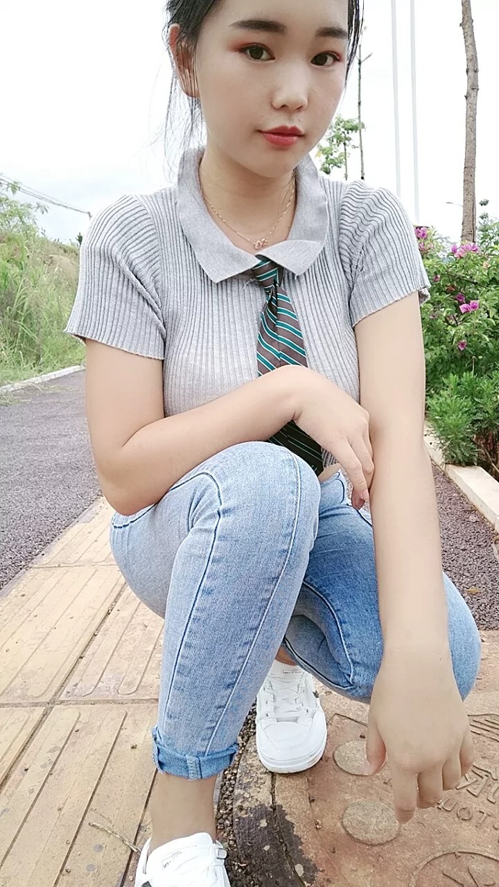 阿桃露腰蓝色紧身牛仔裤SN61