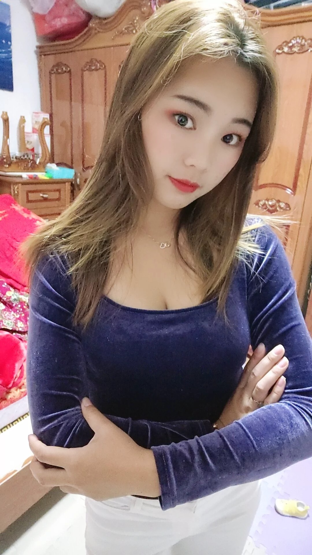 阿桃白色紧身裤展示SN65