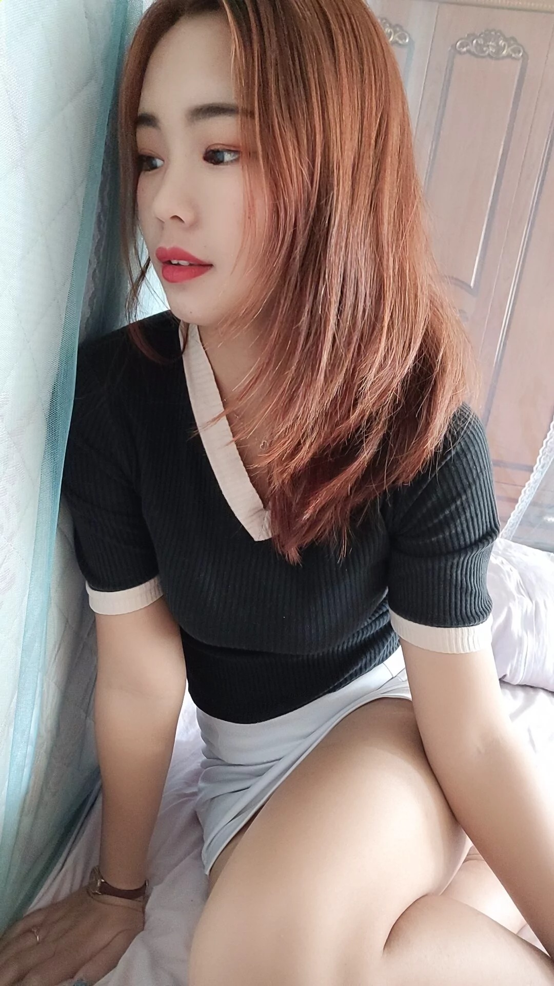 阿桃越看越美白色紧身包臀裙SN70