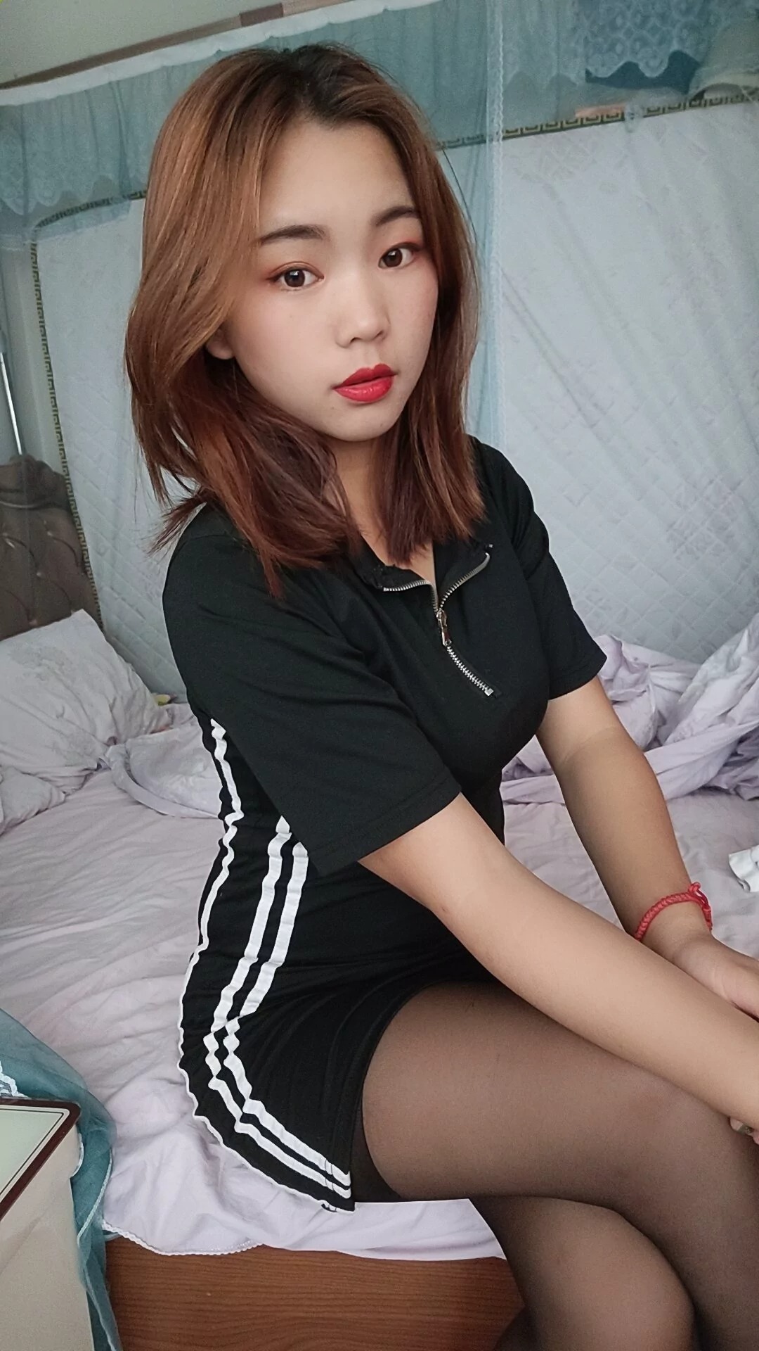 阿桃黑丝SN78
