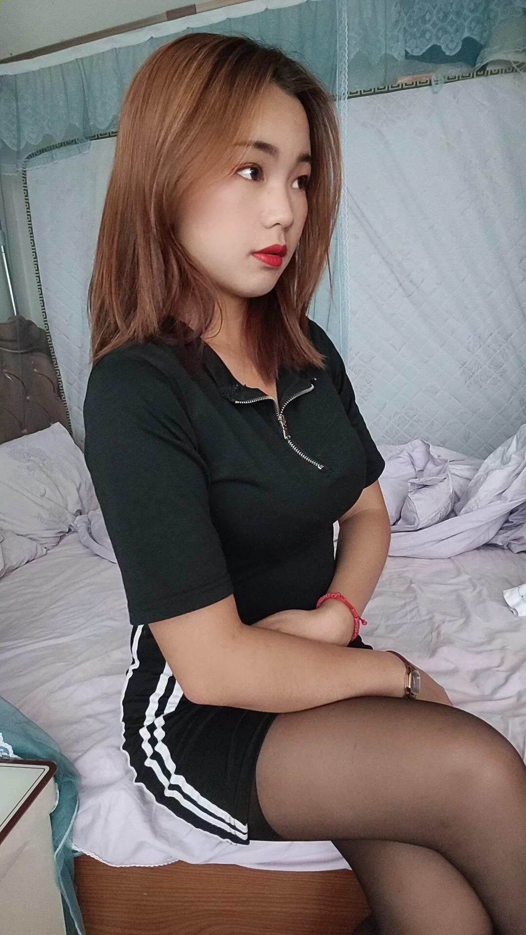 阿桃黑丝SN78