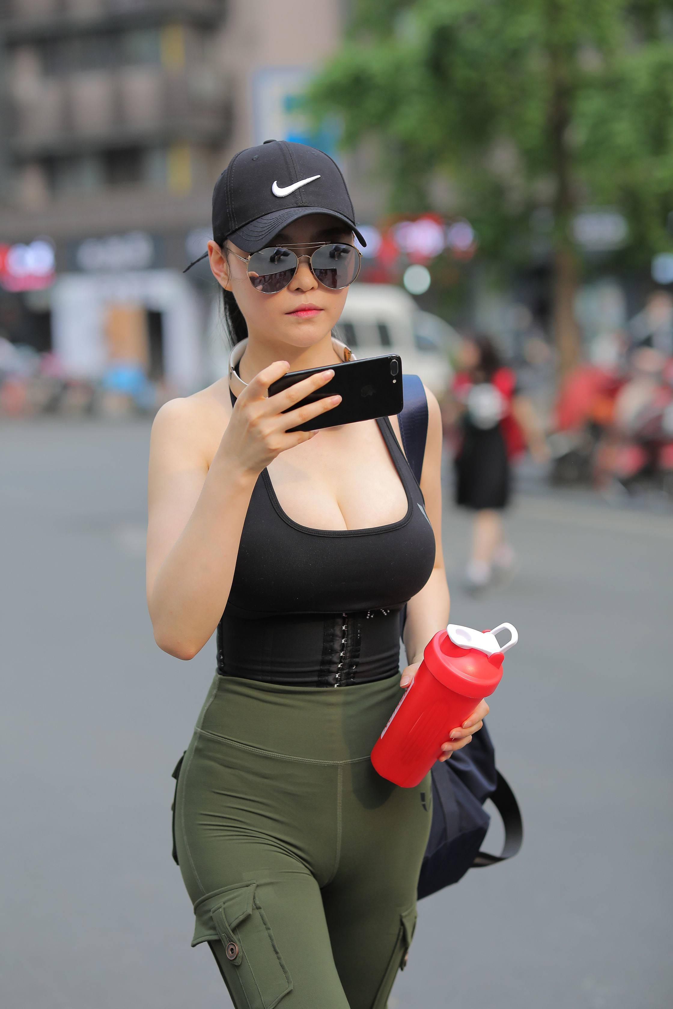 青蓝紧身休闲裤 极品女神的标杆 【视频+套图】