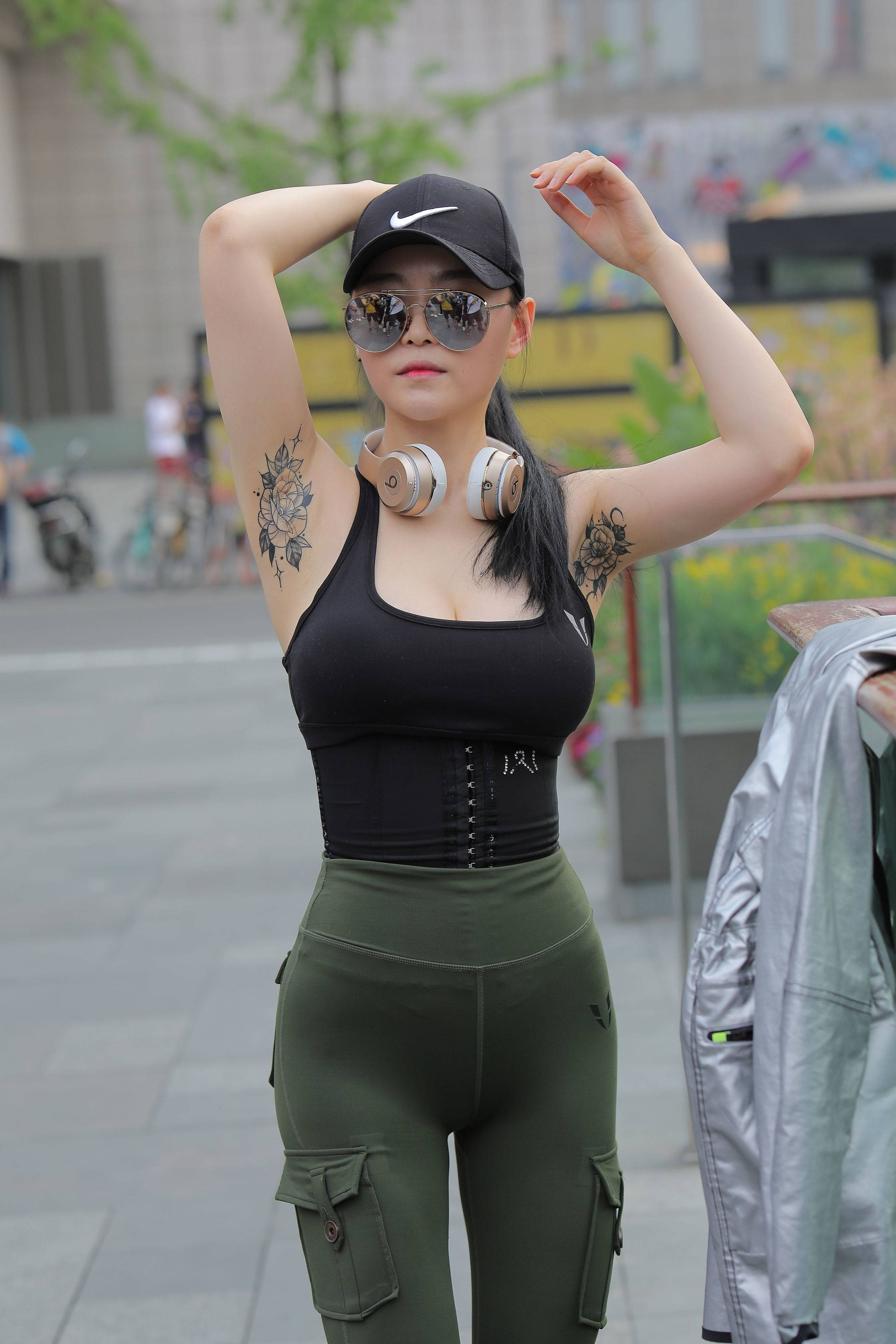 青蓝紧身休闲裤 极品女神的标杆 【视频+套图】