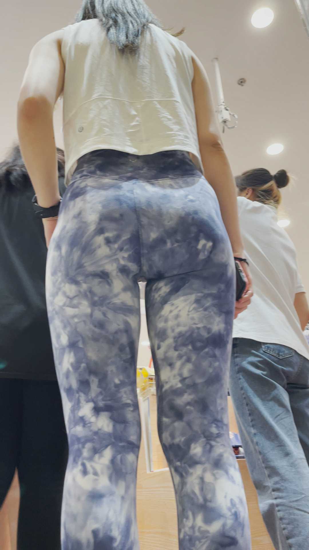 〖精品/紧身裤〗花紧身裤美女翘臀