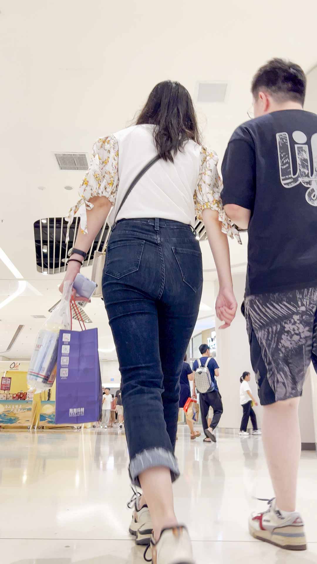 〖精品/牛仔裤〗宽臀黑紧牛MM