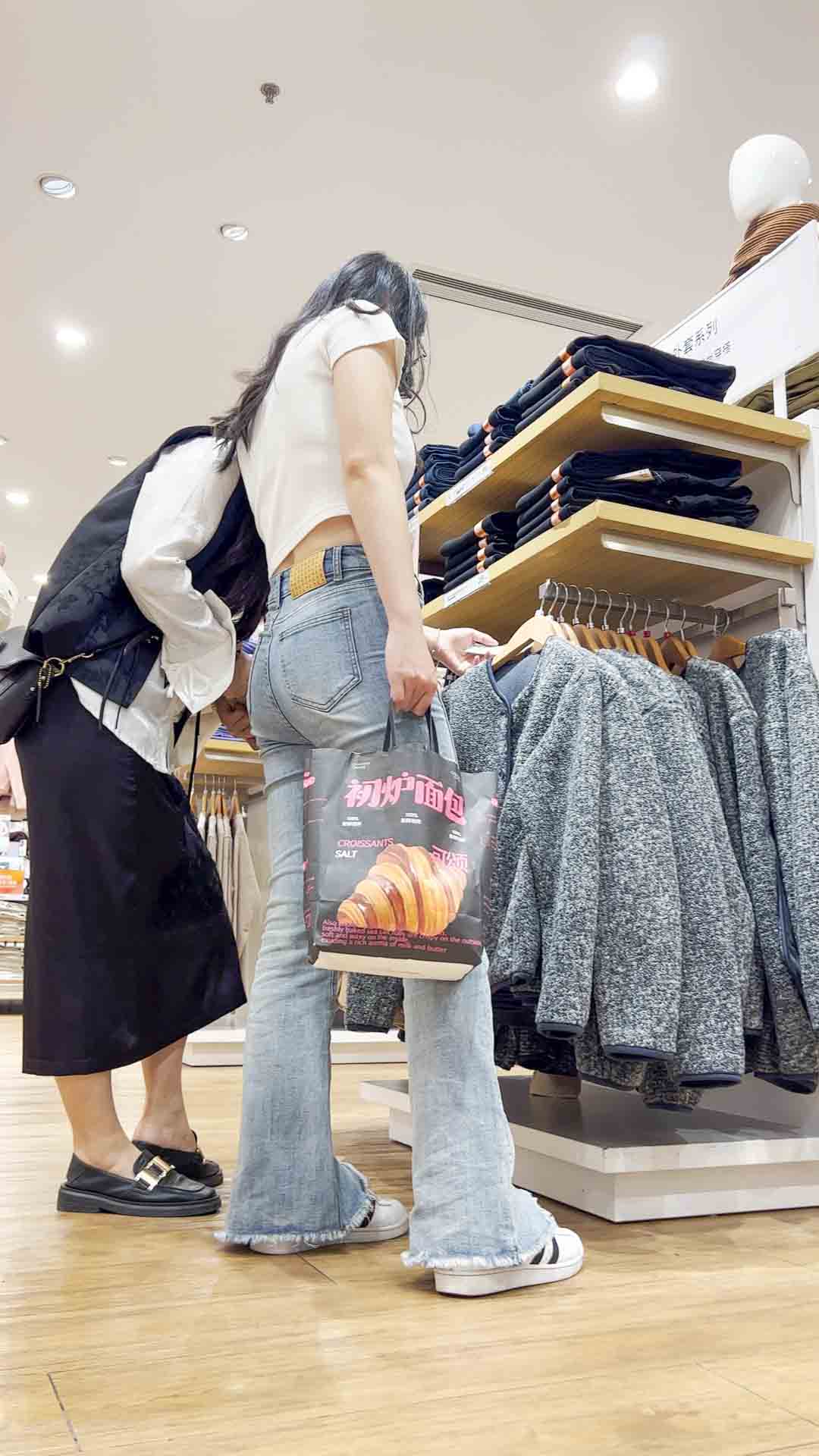 〖精品/牛仔裤〗肉感紧牛
