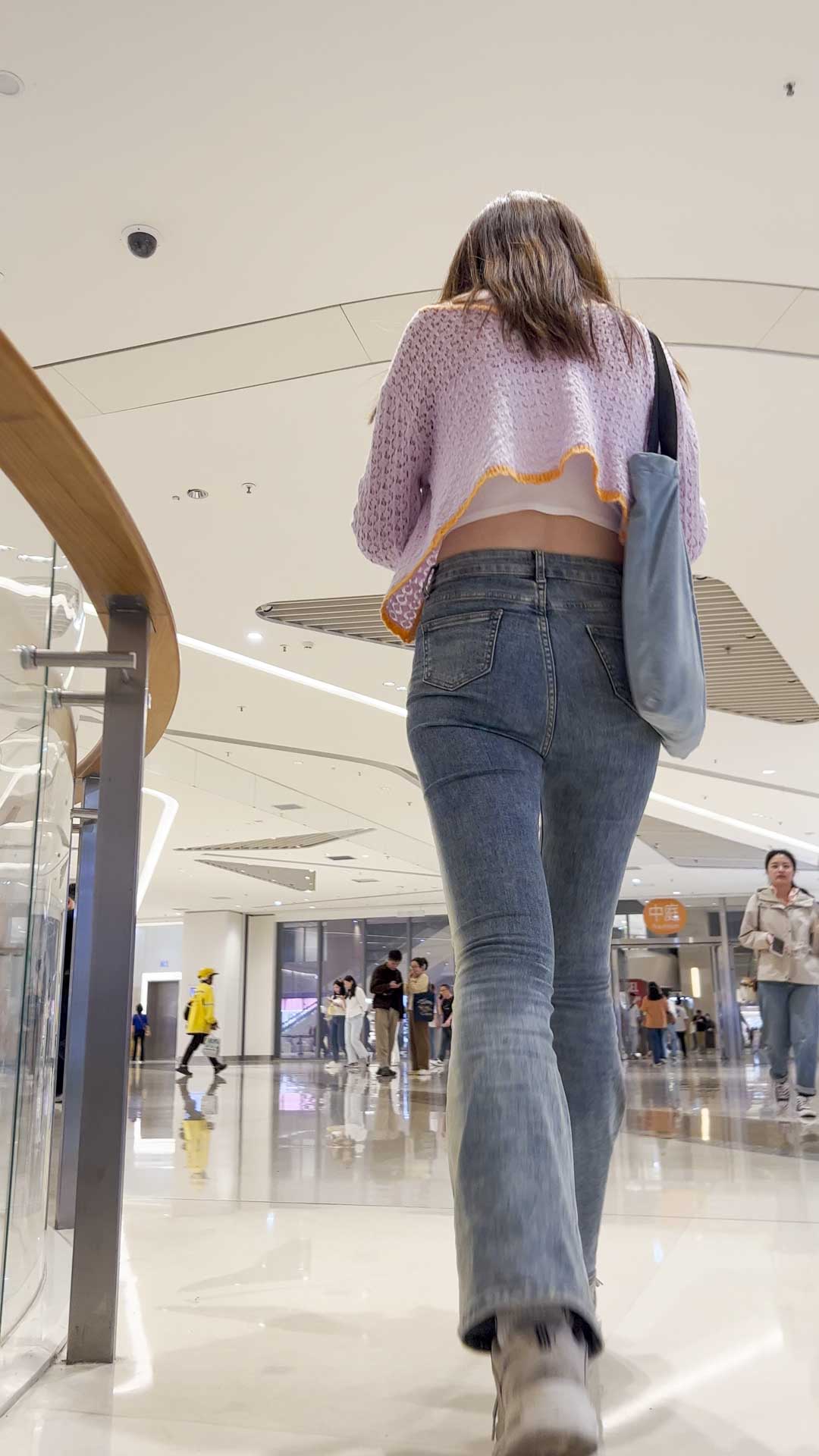 〖精品/牛仔裤〗商场里路遥紧身牛仔裤MM