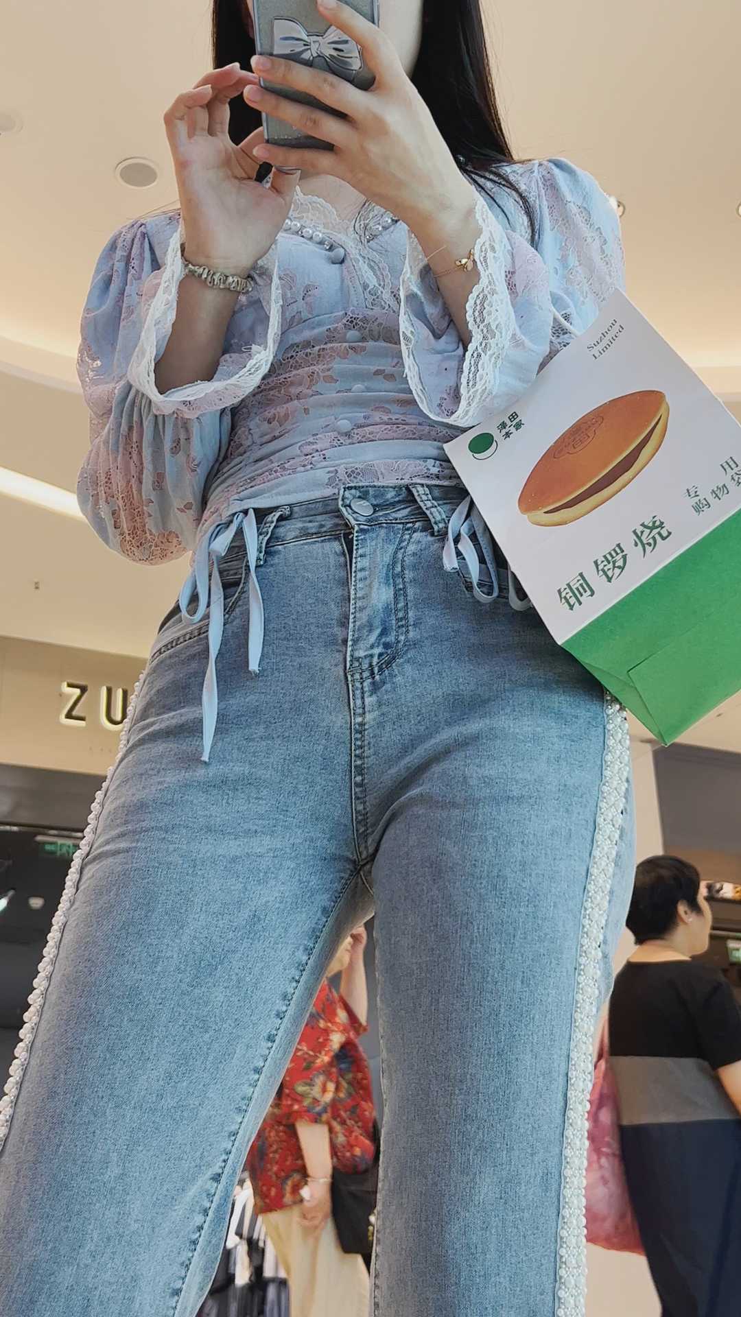 〖精品/牛仔裤〗苗条的浅蓝色紧牛MM