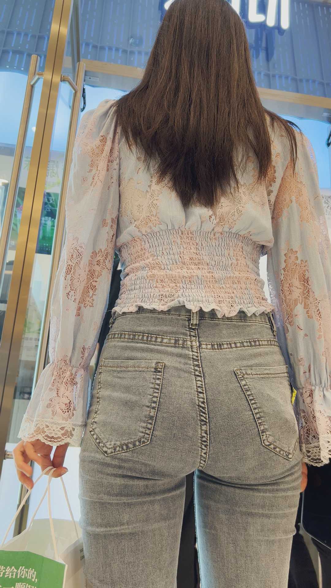 〖精品/牛仔裤〗苗条的浅蓝色紧牛MM